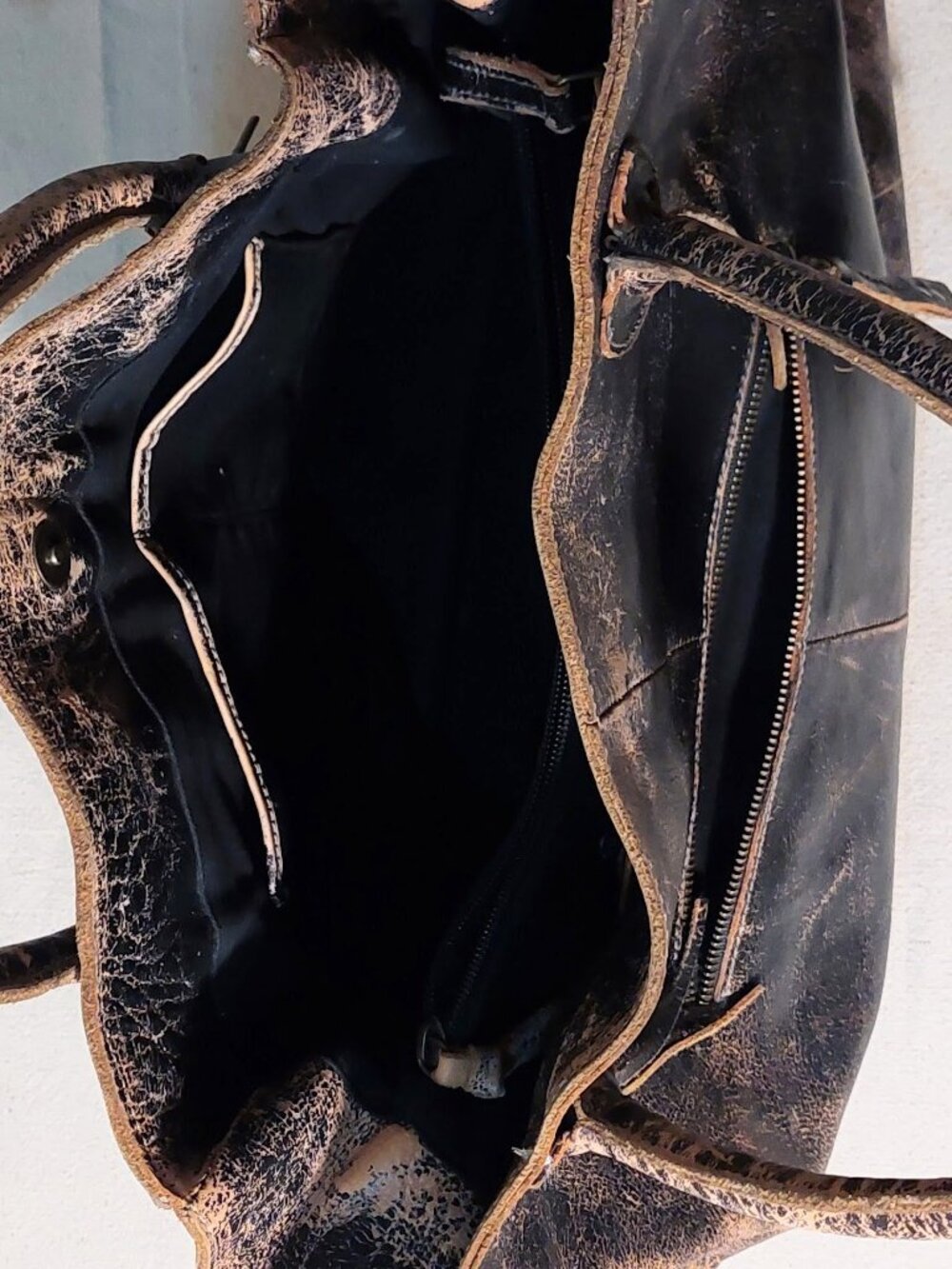 BED|STU Rockaway Brown/Black Lux Distressed Leather Shoulder/Crossbody Tote O/S - Picture 9 of 16